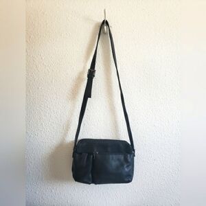 #Worthington Y2K  Women Lot of Pockets Black Leather Extra Roomy Long Strap Bag